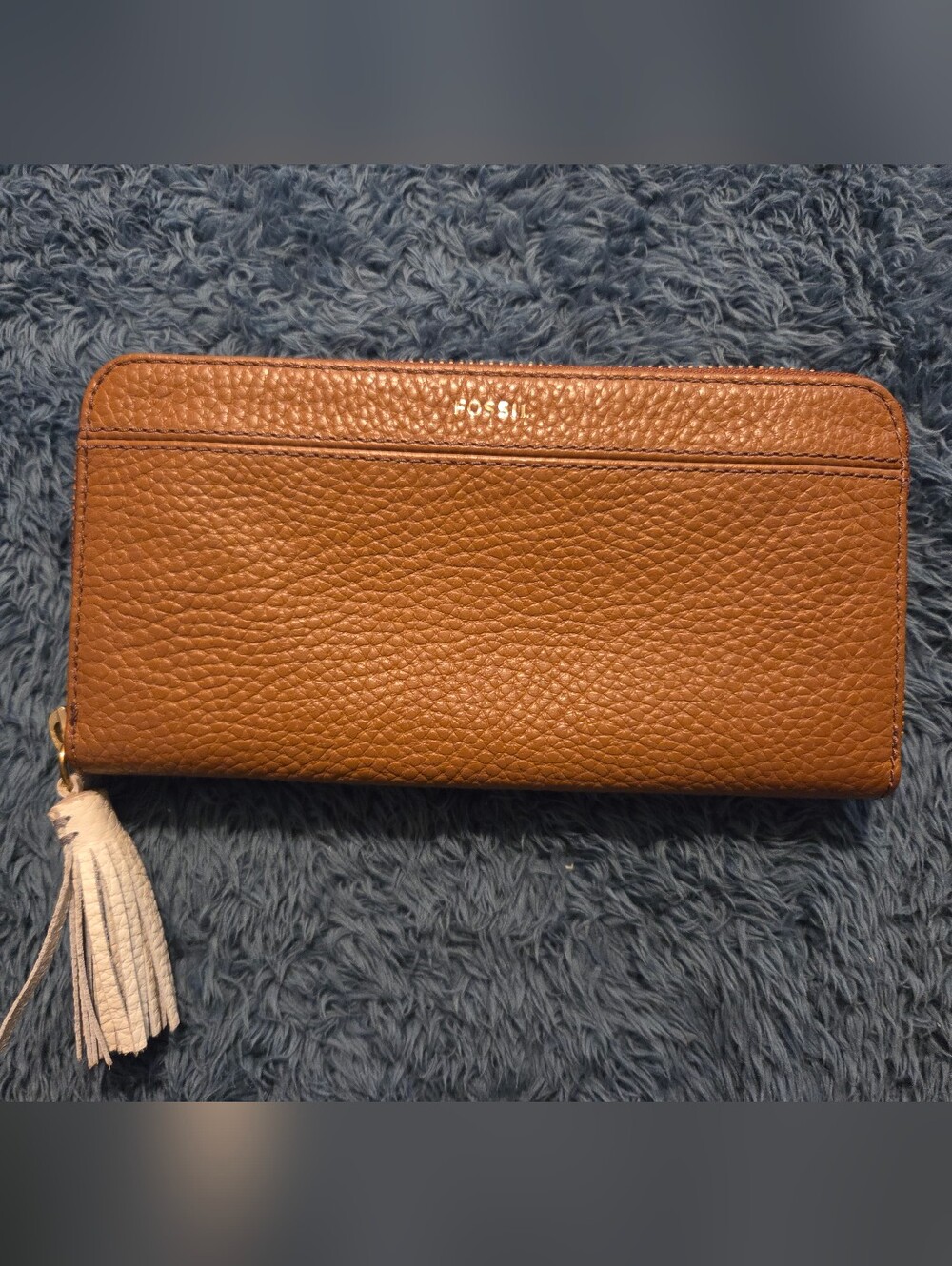 Fossil Pebbled Leather Zip Wallet - Tan Brown With White Tassel Zipper